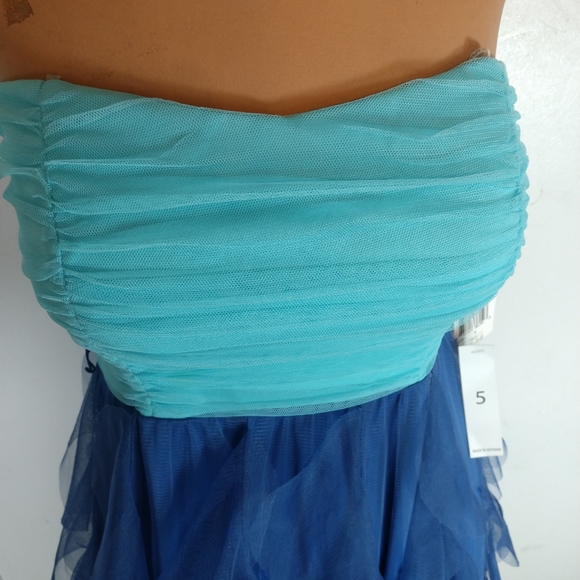 Teeze Me Bicolor Sleeveless Tulle Dreas - Picture 9 of 9